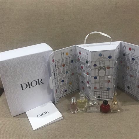 coffret 30 montaigne dior